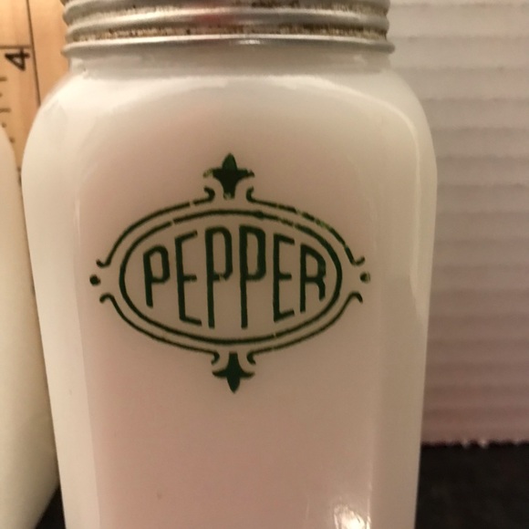 Vintage Chef Boy-ar-Dee Salt & Pepper Range Shakers - Picture 9 of 10